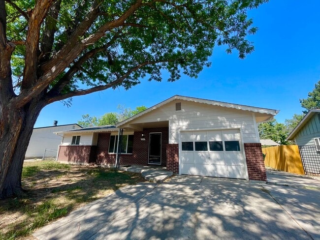 Building Photo - Charming 3 Bed, 2 Bath Home Near CSU & Old Town Fort Collins!