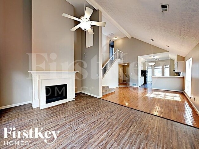 Photo - 852 Shore Dr