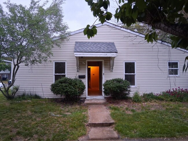 Building Photo - SINGLE HOUSE FOR RENT $2000