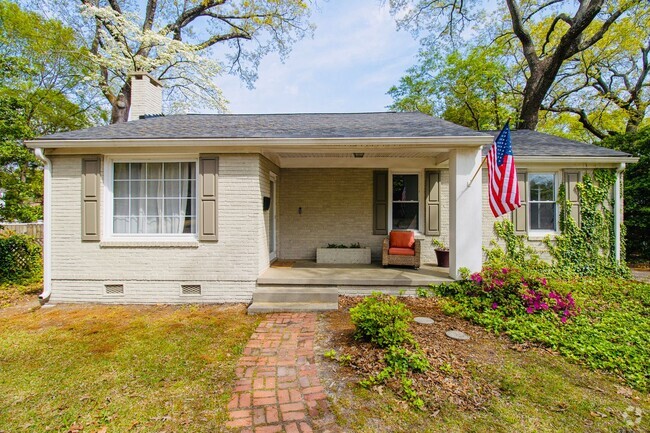 Building Photo - Rustic Charm Meets Modern Comfort – Stunni... Rental