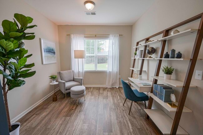 Photo - Hawthorne at Murrayville