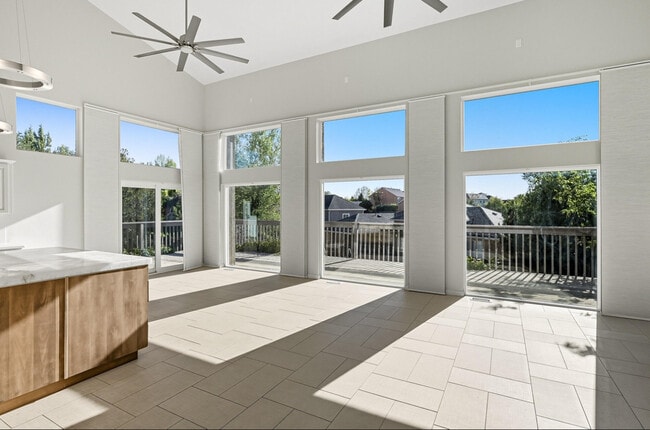 Photo - 298 S Staci Ct