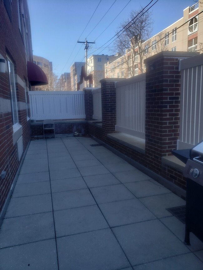 Building Photo - 332 Franklin St Unit 101 Rental