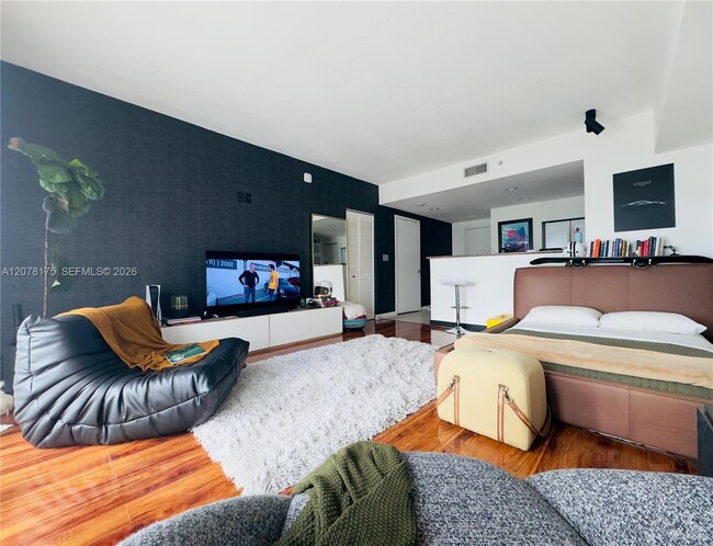 Building Photo - 325 S Biscayne Blvd Unit 4220