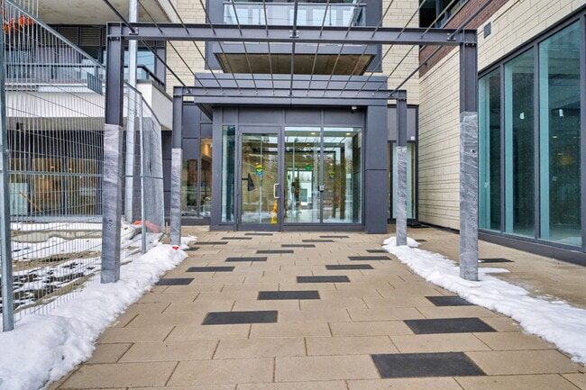 Photo - 715-715 Davis Dr