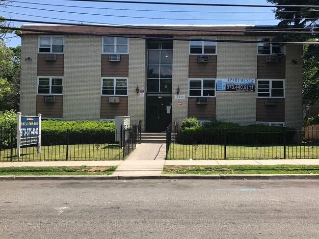 Photo - 204 Cleveland Street