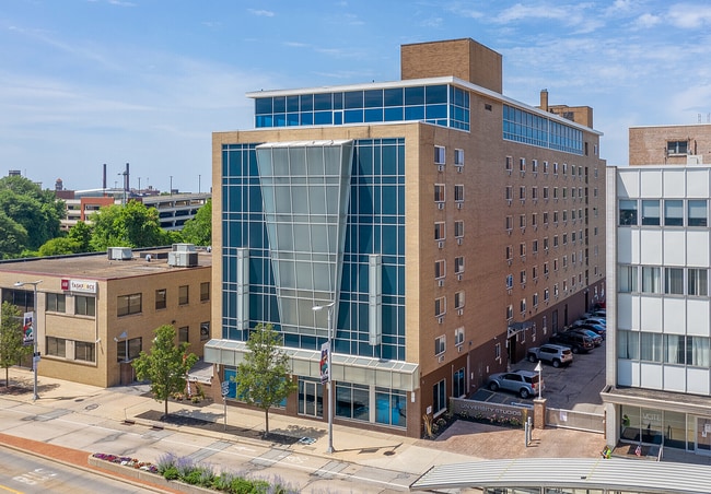 US-Building-2 - University Studios