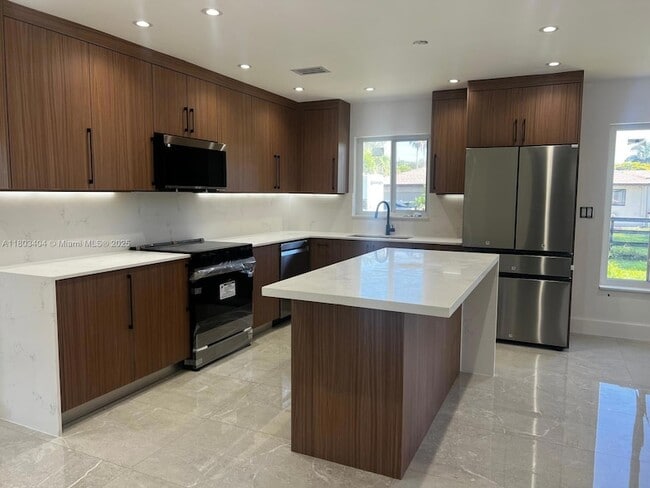 Photo - 1590 SW 139th Ave House