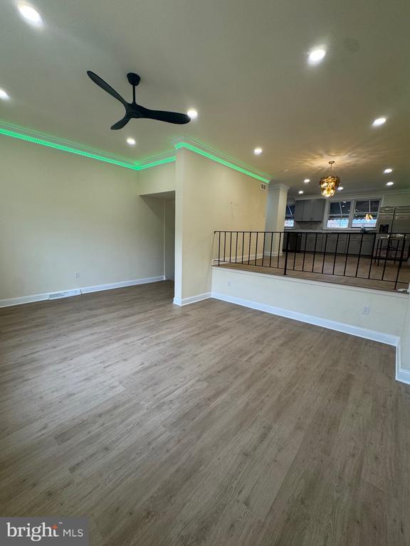 Photo - 441 W Shunk St