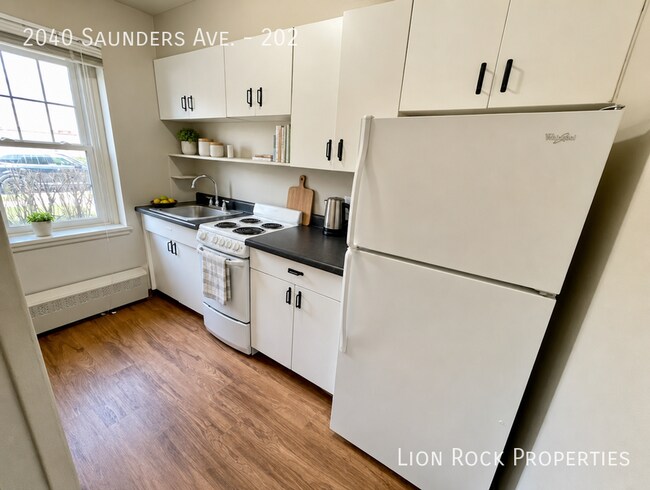 Photo - 2040 W Saunders Ave Unit 202