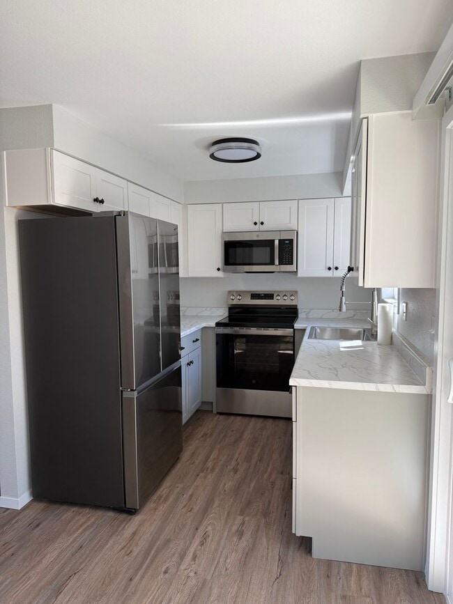 Photo - 2425 State St Unit 2425