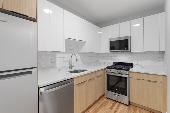 Photo - 1625 W Howard St Unit 203