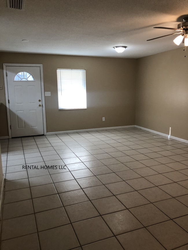 Photo - Remodeled Two Bedroom One Bath Duplex in Longwood Conveniently Close to Longwood Sun Rail