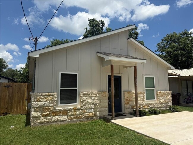 Photo - 817 5th