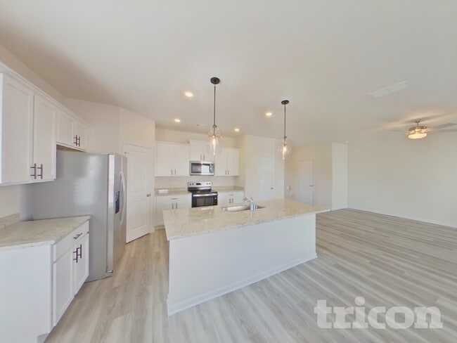 Photo - 130 Avondale Blvd SE