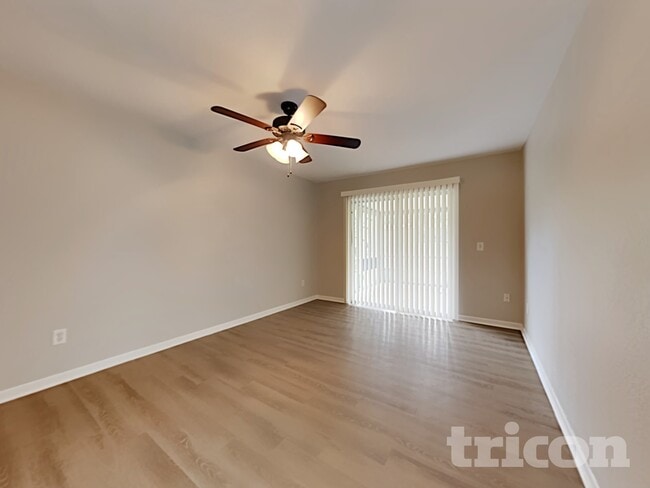 Photo - 802 Gullberry Ln