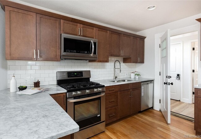 Photo - 809 W 9th Ave