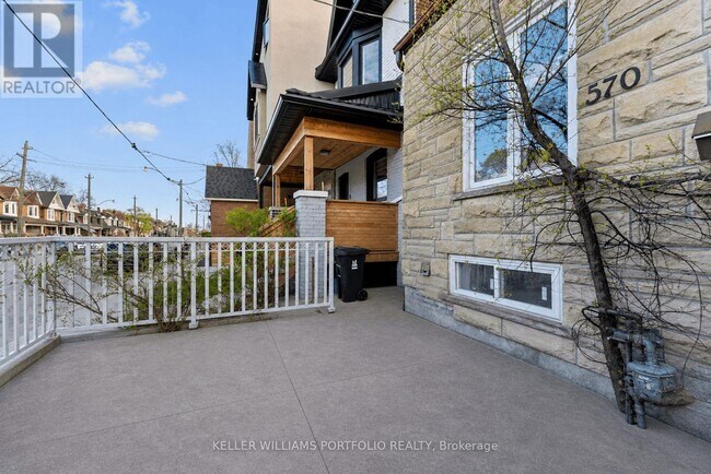 Photo - 570 Jones Ave