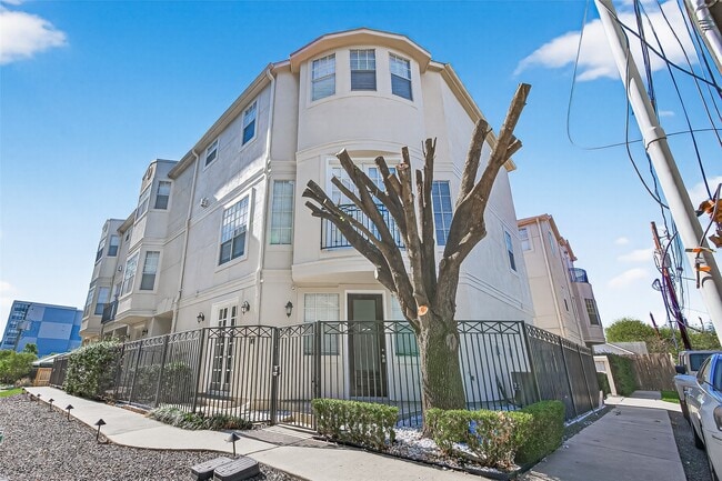 Building Photo - 105 Detering St