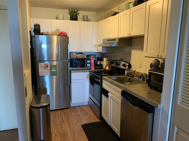 Photo - 270 Highland Ave Unidad 12A