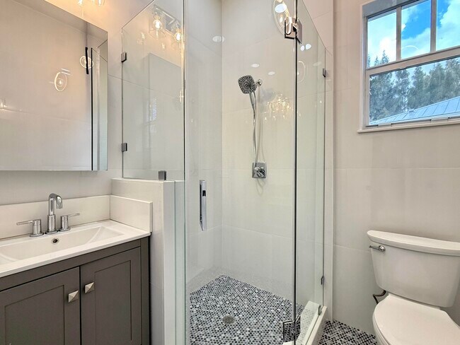 Photo - 200 W Bay Cedar Cir