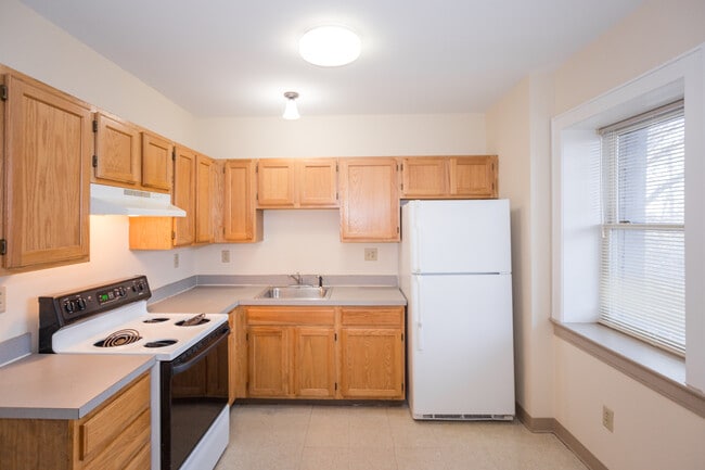 Building Photo - Ribbon Row Rental