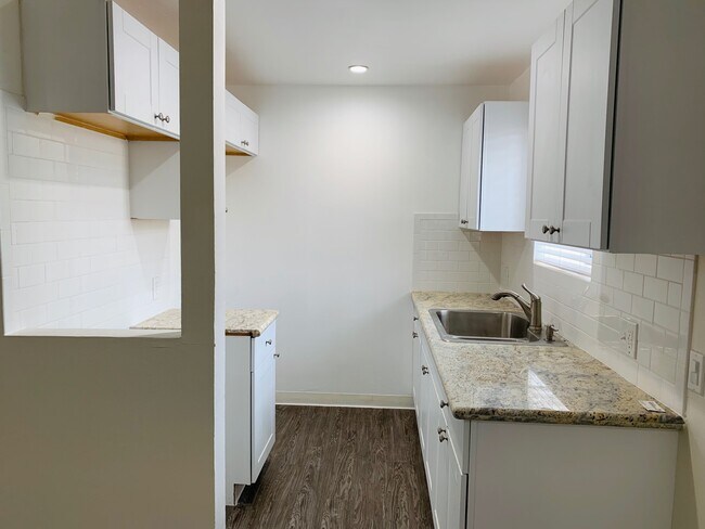 Photo - 2701 W Jefferson Blvd Unit 3