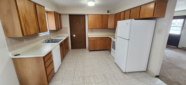 2253 Turquoise Dr