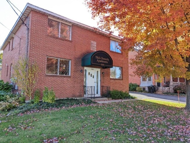 Building Photo - 5333 Broadway, 4