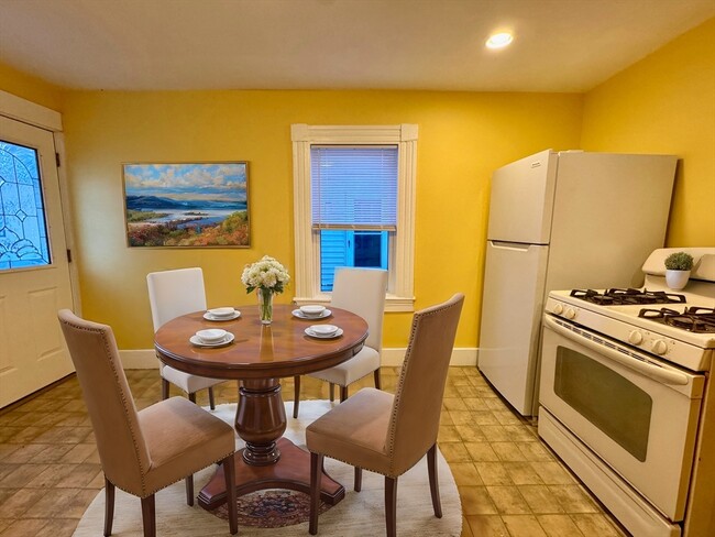Building Photo - 16 Flagg St Unit #1 Rental
