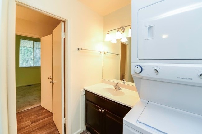 Briarwood Apartments and Townhomes