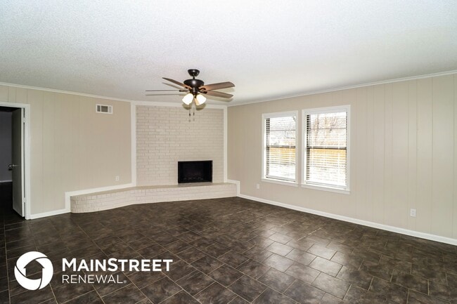 Photo - 5685 Antwerp Ave W