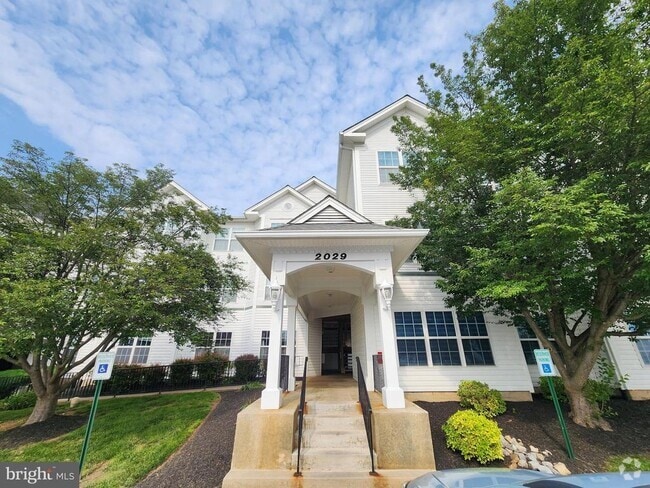 Building Photo - 2029 Windsong Dr Unit 1D Rental