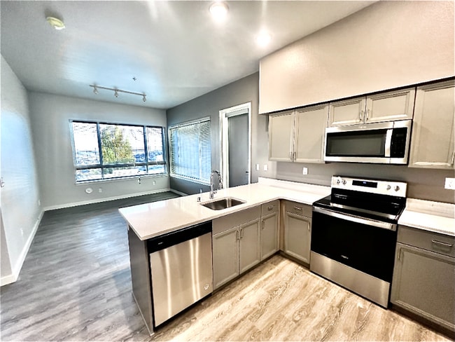 Photo - 2330 Yakima Ct Unit D404