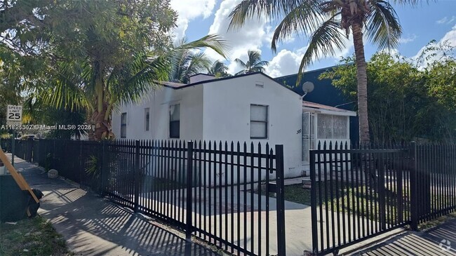 Building Photo - 7030 NW 3rd Ave Unit Front Rental