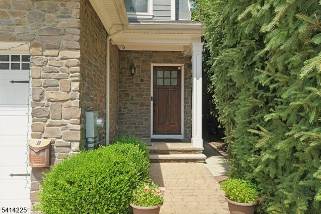 Photo - 61 Mechanic St