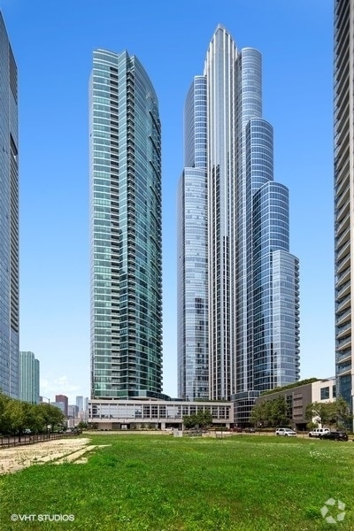 Building Photo - 1201 S Prairie Ave Unit 806 Rental
