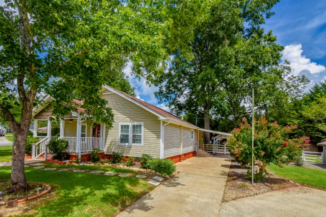 Photo - 109 11th Ave N