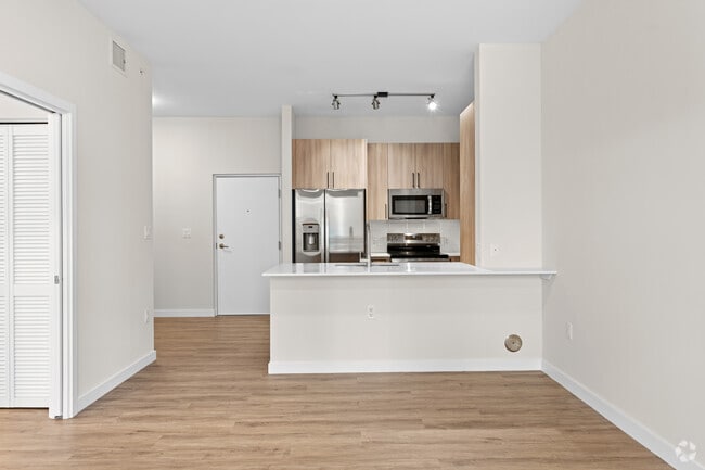 1BR, 1BA - 658SF - Kitchen