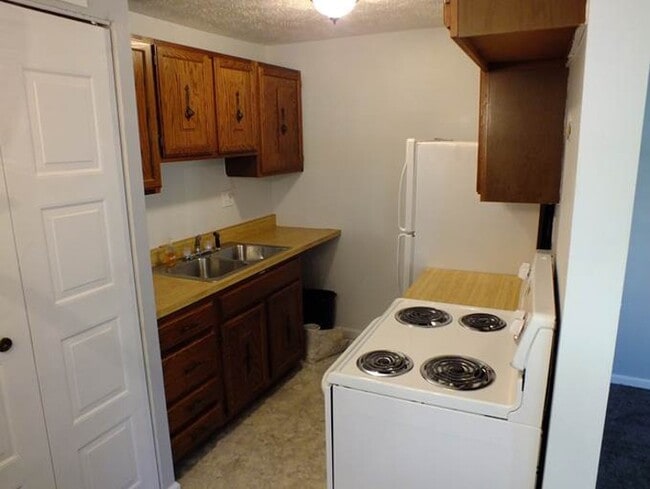 Photo - 524 Watervliet Ave Unit B