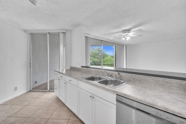 3100 N Pine Island Rd Unit 306
