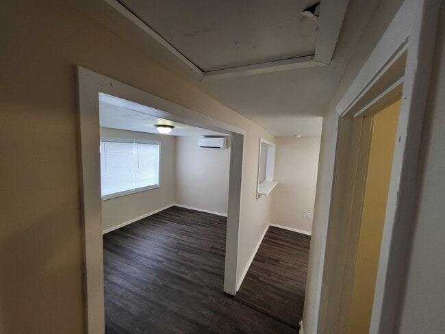 Photo - 105 Baxter St