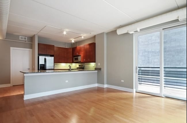 Building Photo - 873 N Larrabee St Unit 201
