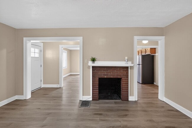 Photo - 1337 Ivydale Ave SW