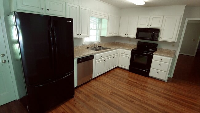 Building Photo - Nice 3 bedroom 2 bath Home in Northwood Lake