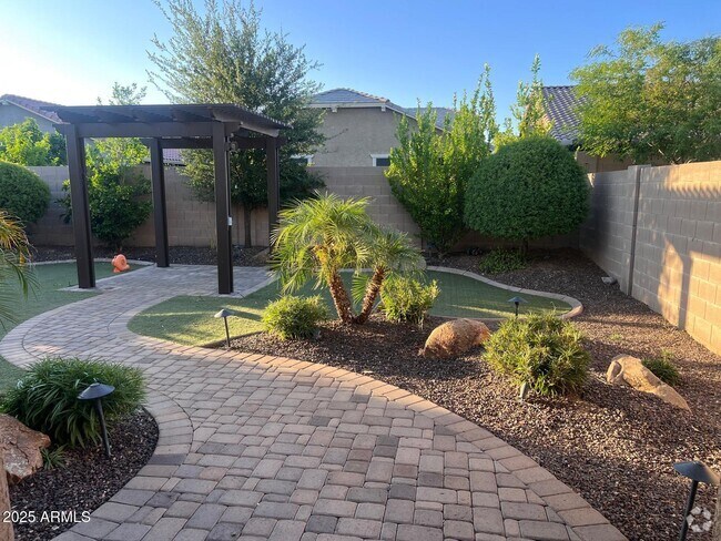 Building Photo - 4040 E Hoot Owl Trail Rental