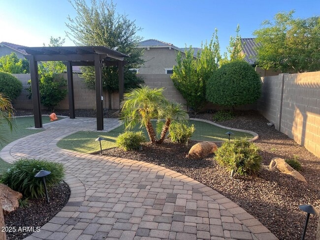 Building Photo - 4040 E Hoot Owl Trail Rental