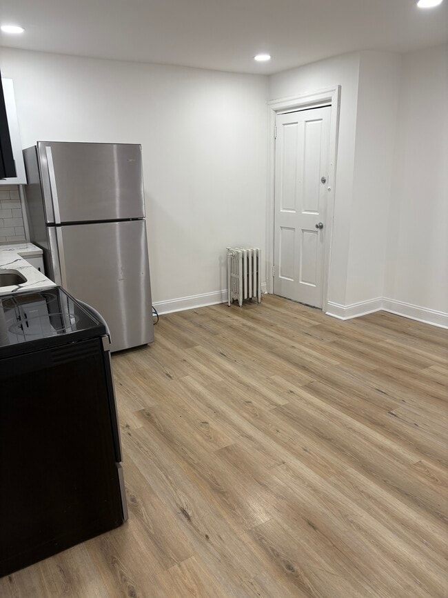 Photo - 2111 N Wanamaker St Unit 2