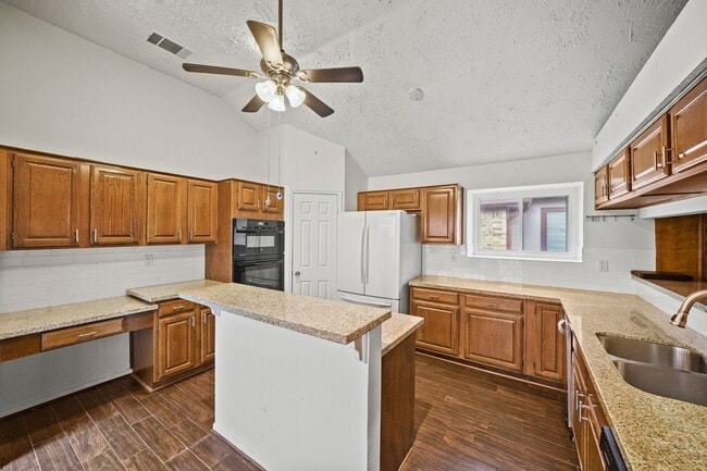 Photo - 19918 Hoppers Creek Dr