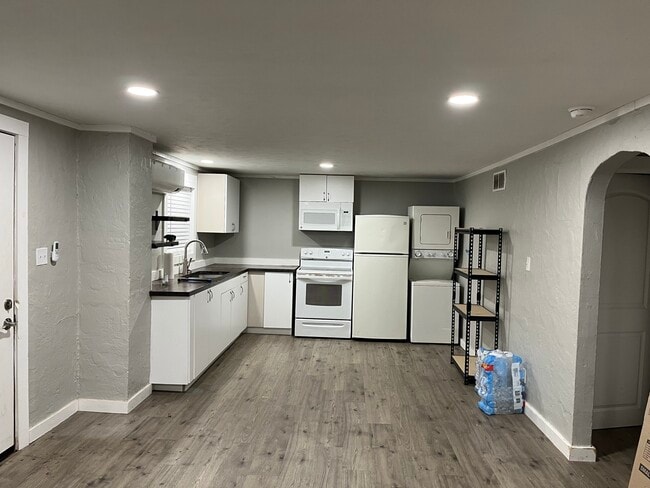 Building Photo - 407 S 5th St Unit 2